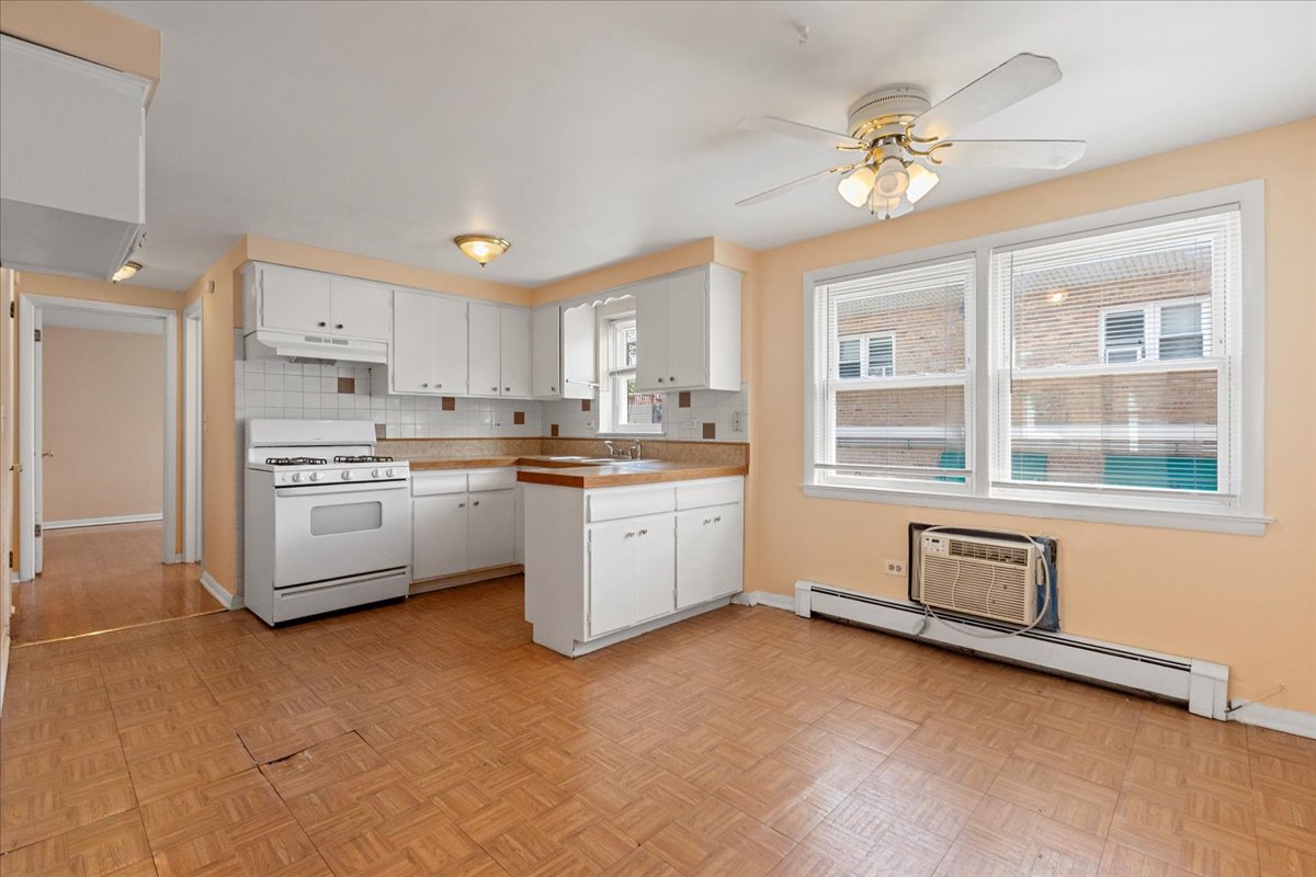 Chicago Condo: 2650 W Touhy.