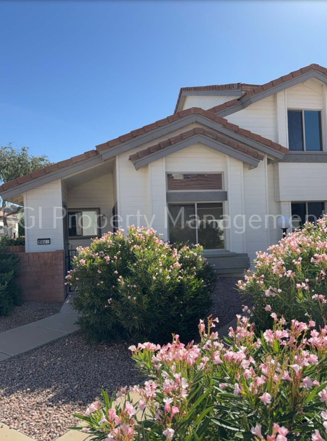 Chandler House: 2201 N Comanche Dr