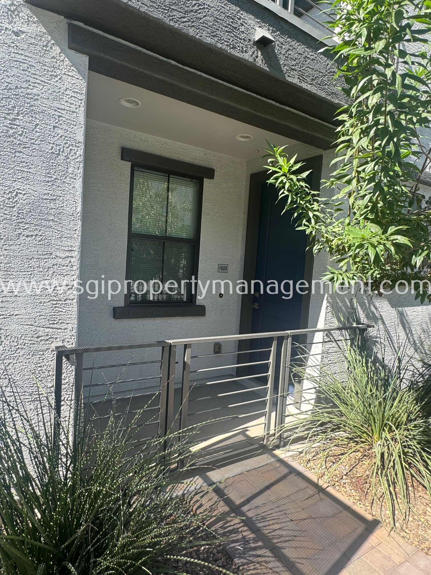 Tempe House: 2090 S Dorsey Ln