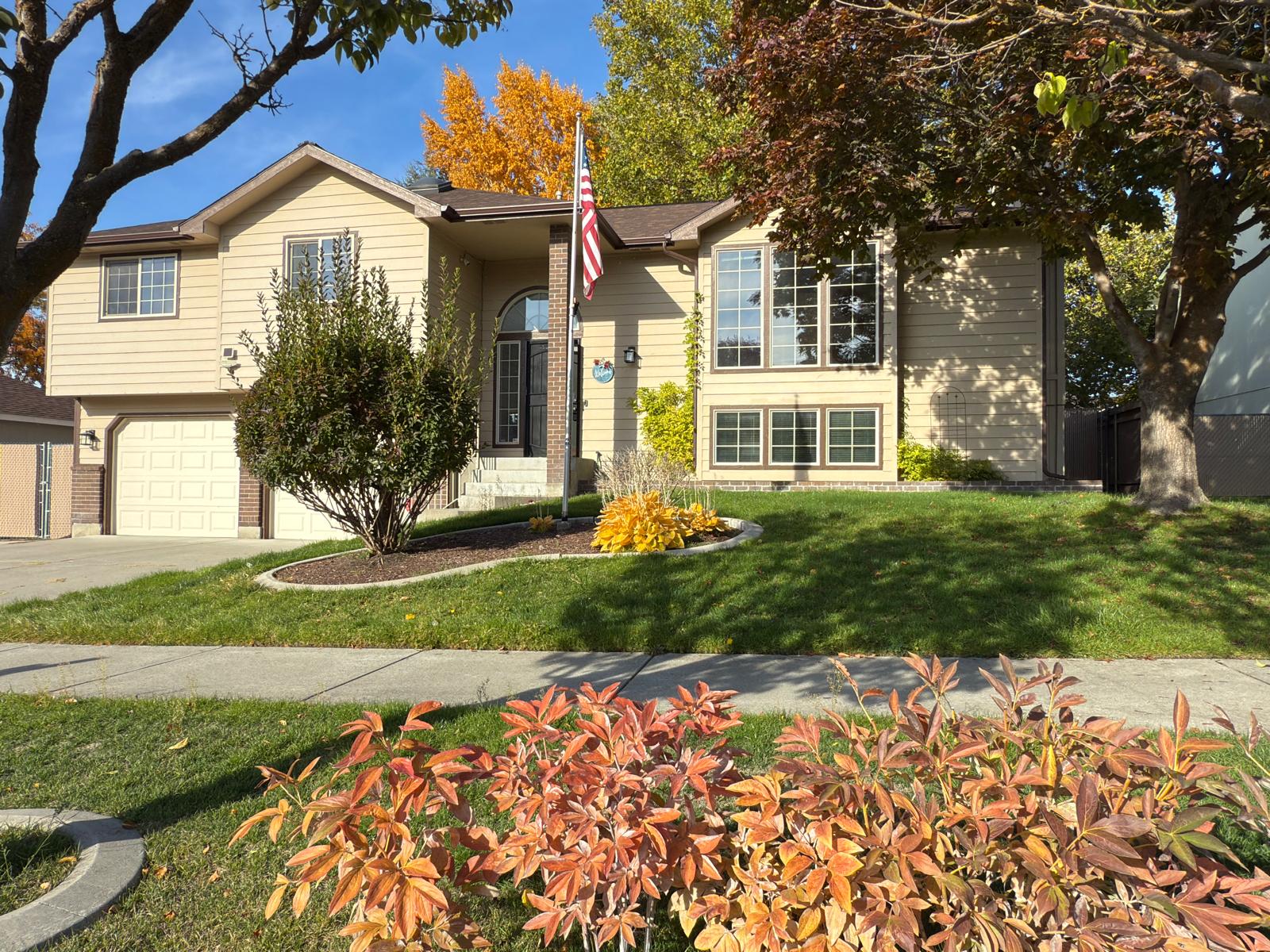 Spokane House: 9206 N Londale Dr