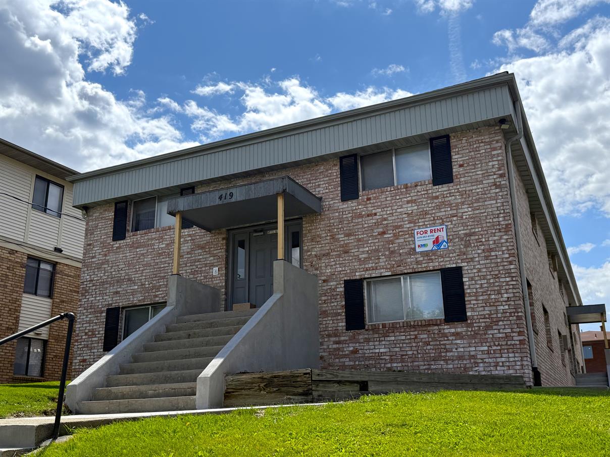 Iowa City House: 419 S Johnson St