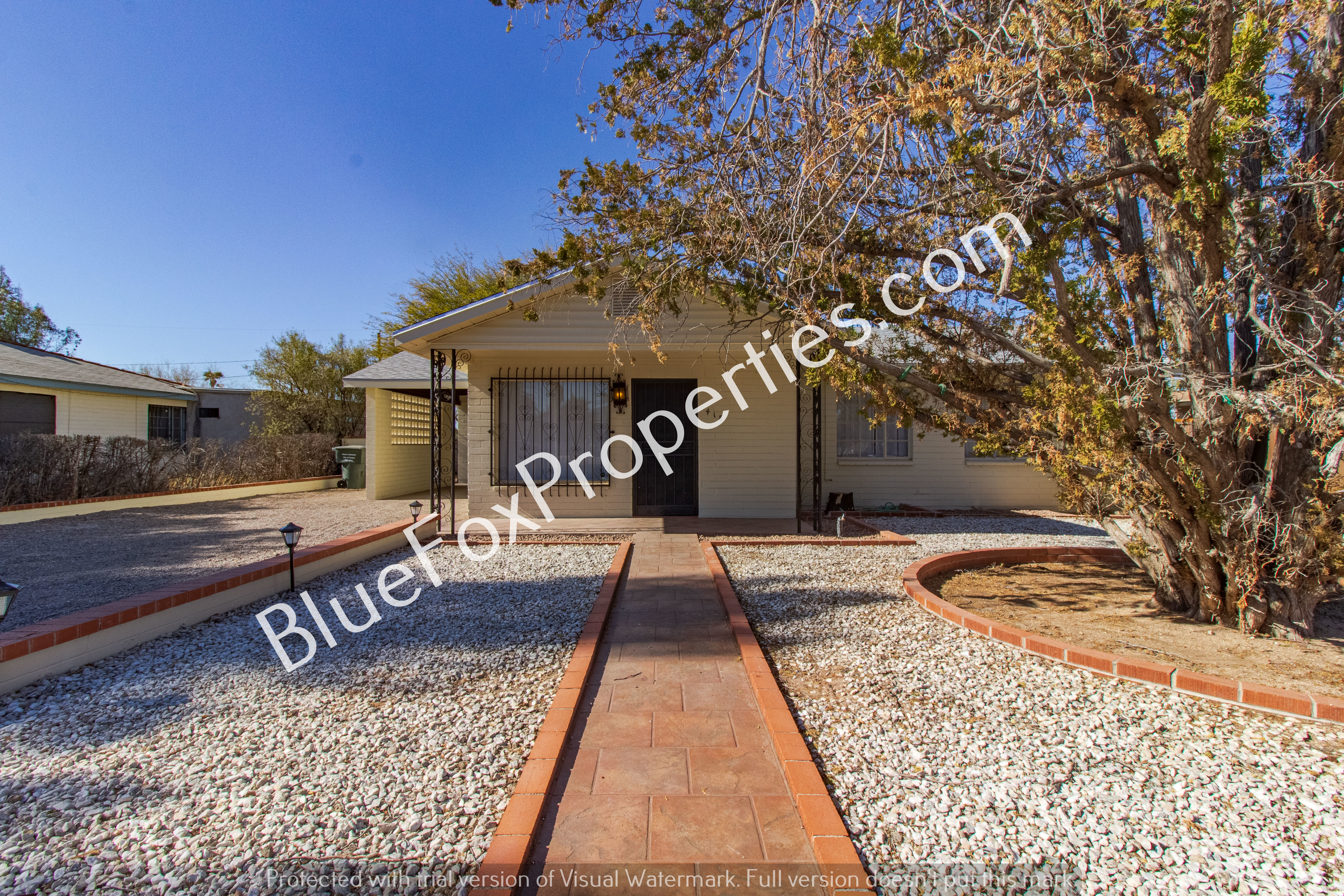 Tucson House: 418 S Jerrie Ave