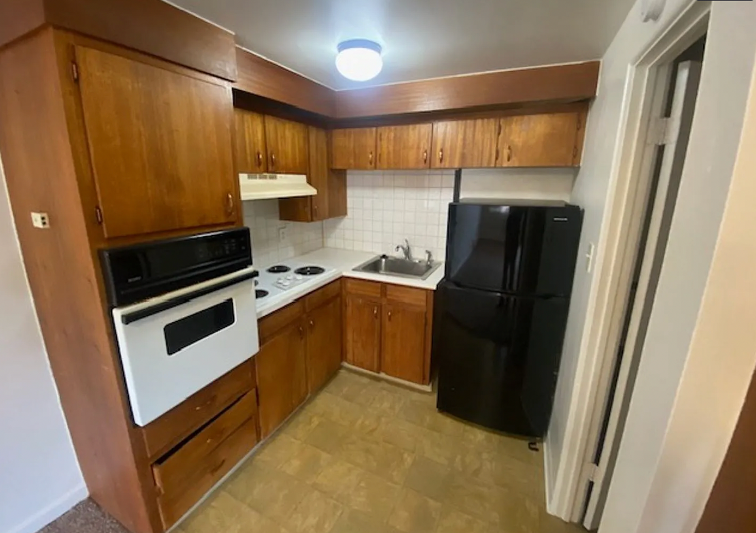 Lakewood Apartment: 7310 W 10th Ave