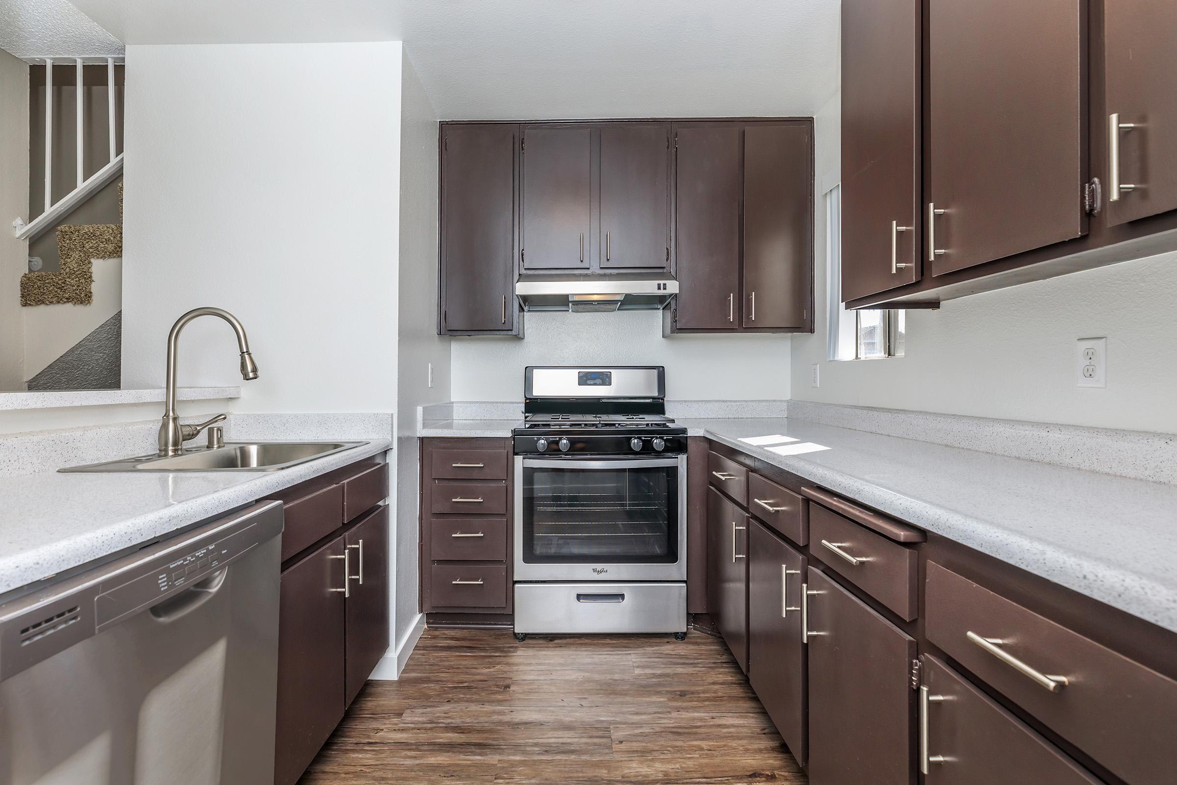 Van Nuys Apartment: 15716 Saticoy St