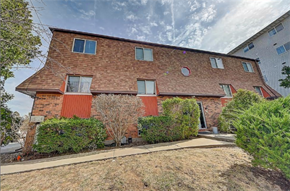 Iowa City Condo: 34 Lincoln Ave