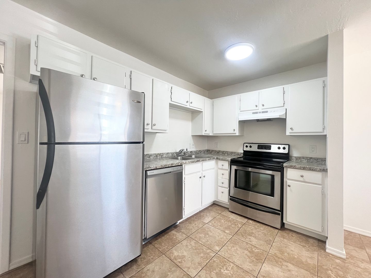 Florence Apartment: 440 E Florence Heights Dr