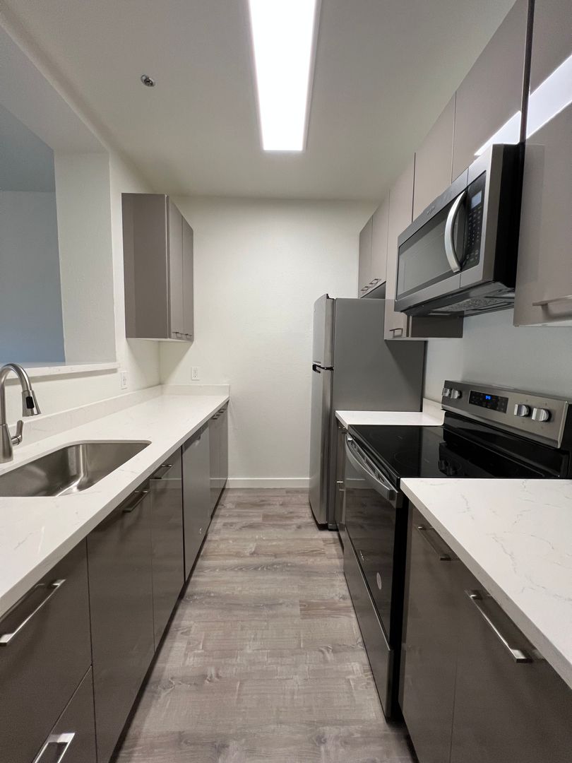 Oakland Apartment: 1524 1st Ave