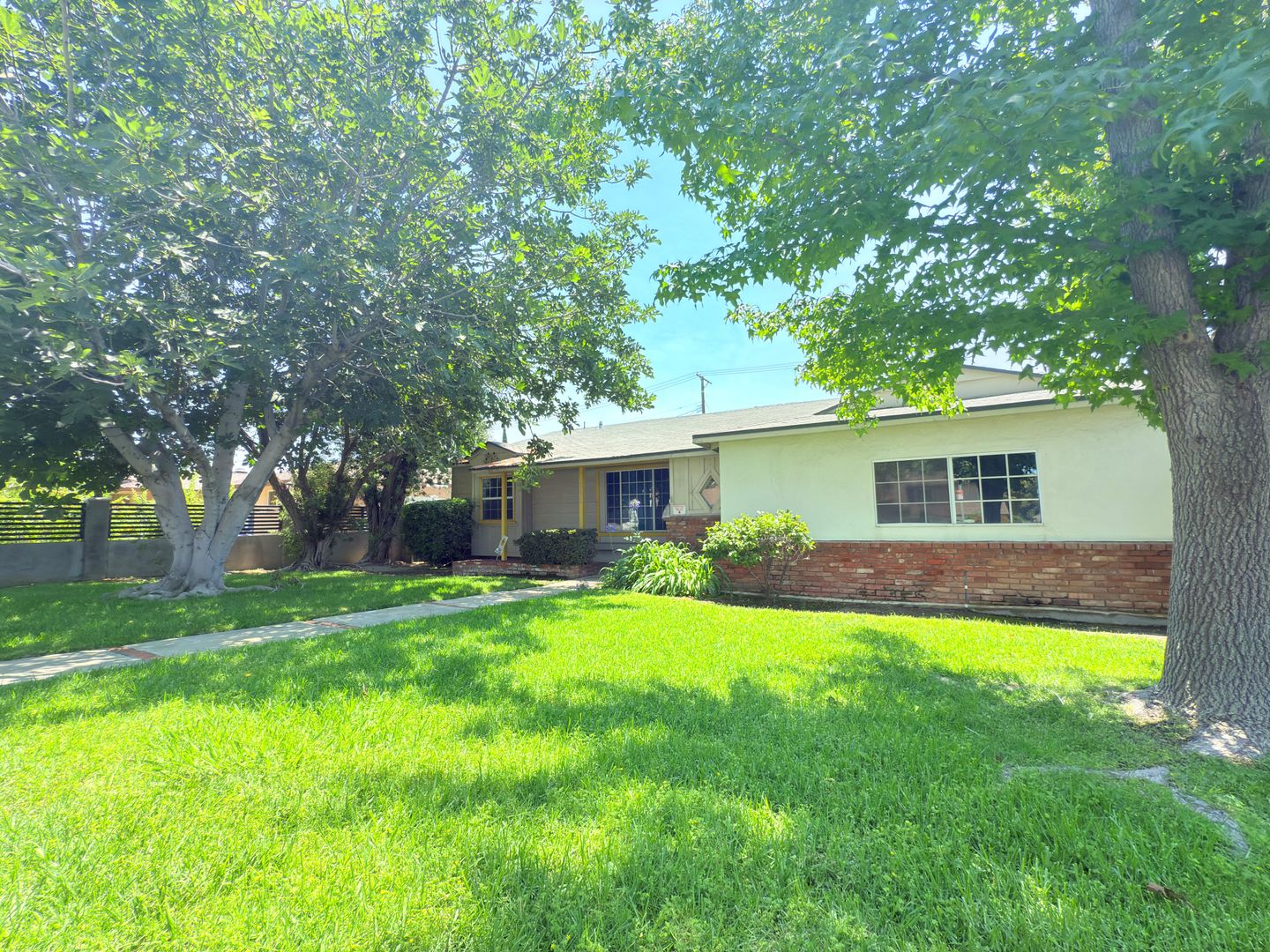 North Hills House: 16656 Nordhoff St