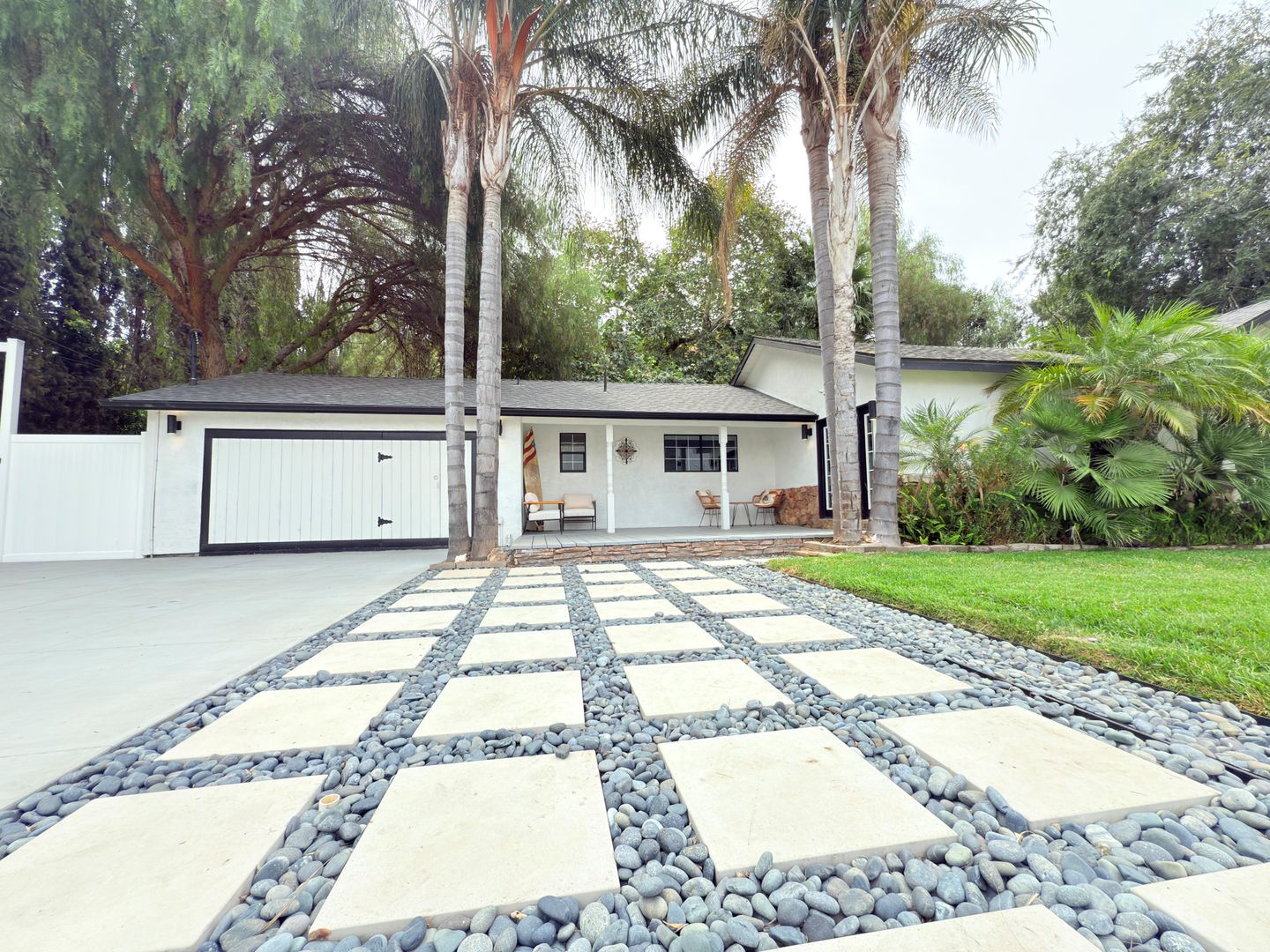 Shadow Hills House: 9501 Clybourn Ave