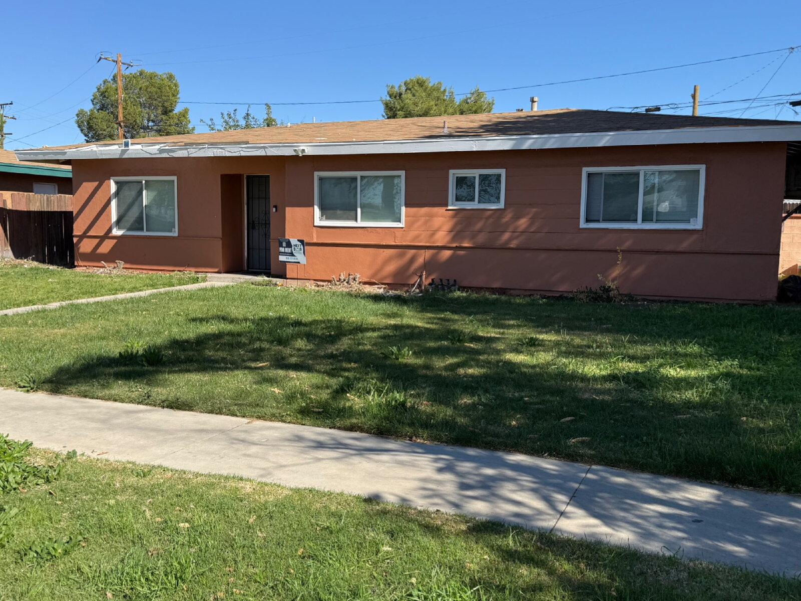 Lancaster House: 44946 3rd Street East