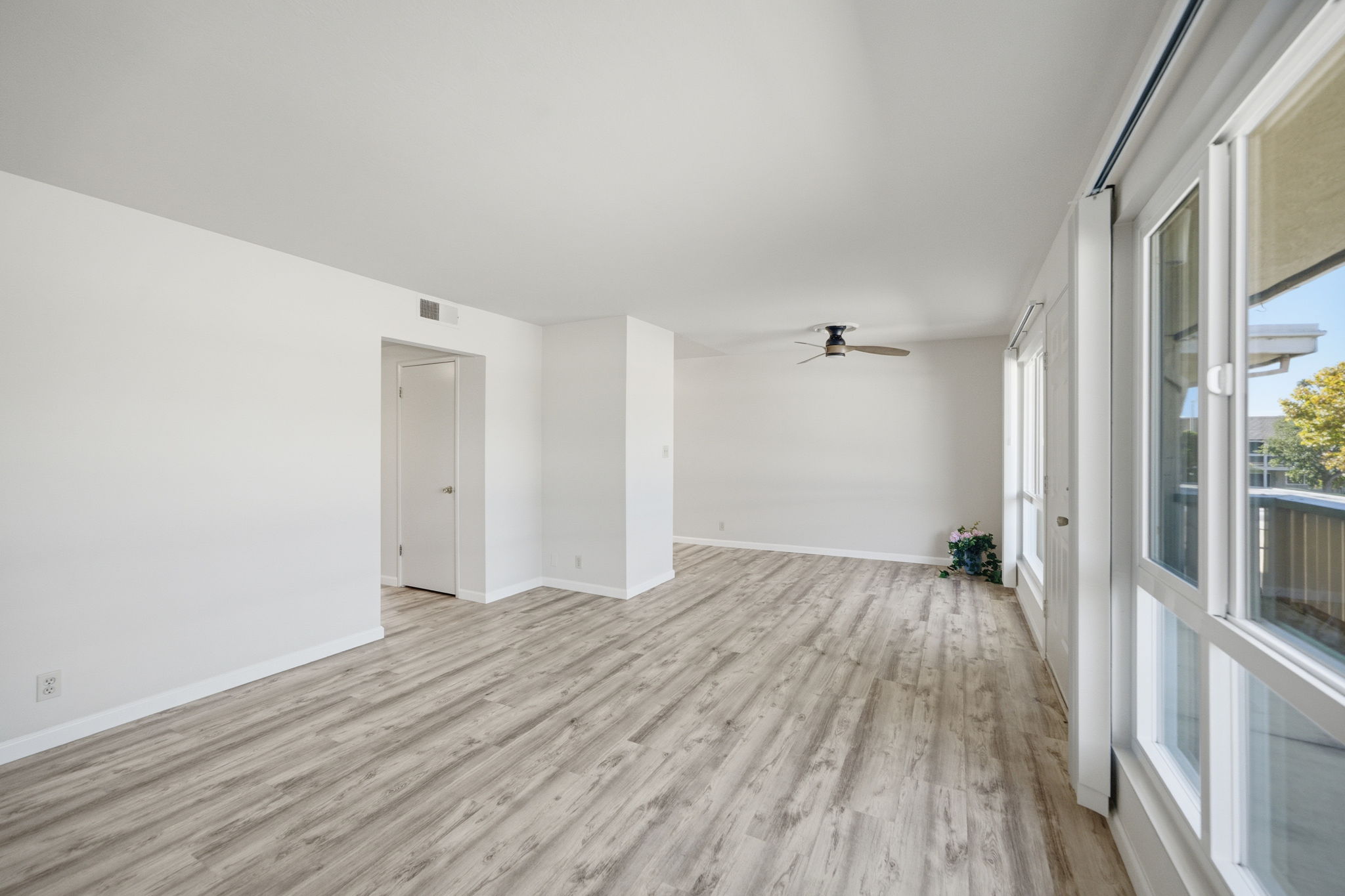 Alameda Condo: 401 Whitehall Rd