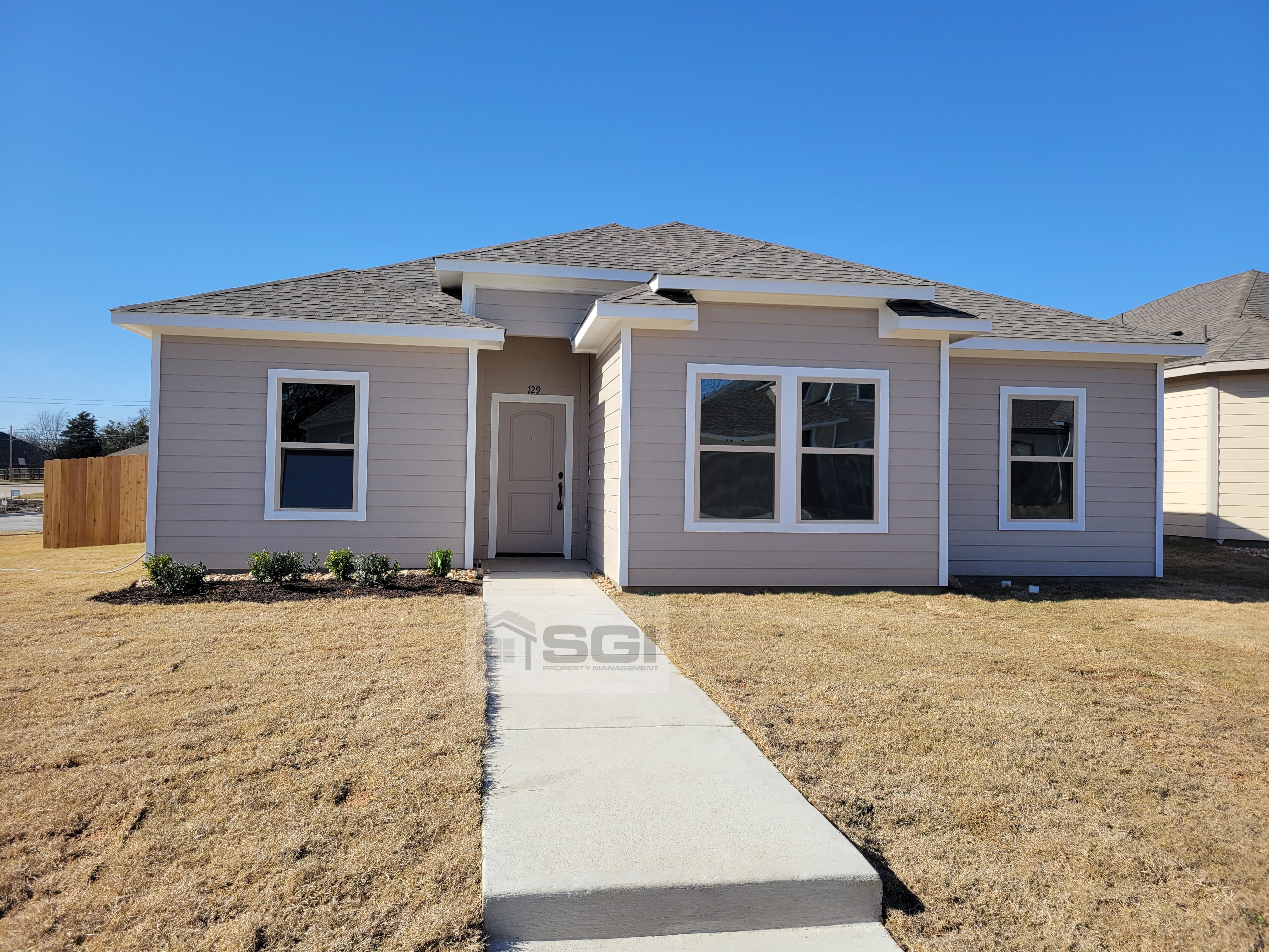 Greenville House: 129 Canales Cir