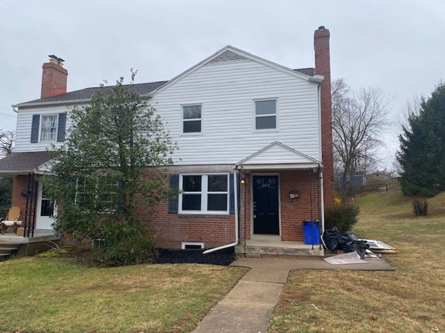 Middletown House: 302 Maple Road