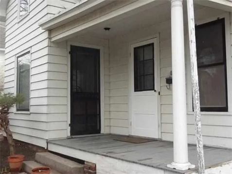 Iowa City House: 320 N Dodge St