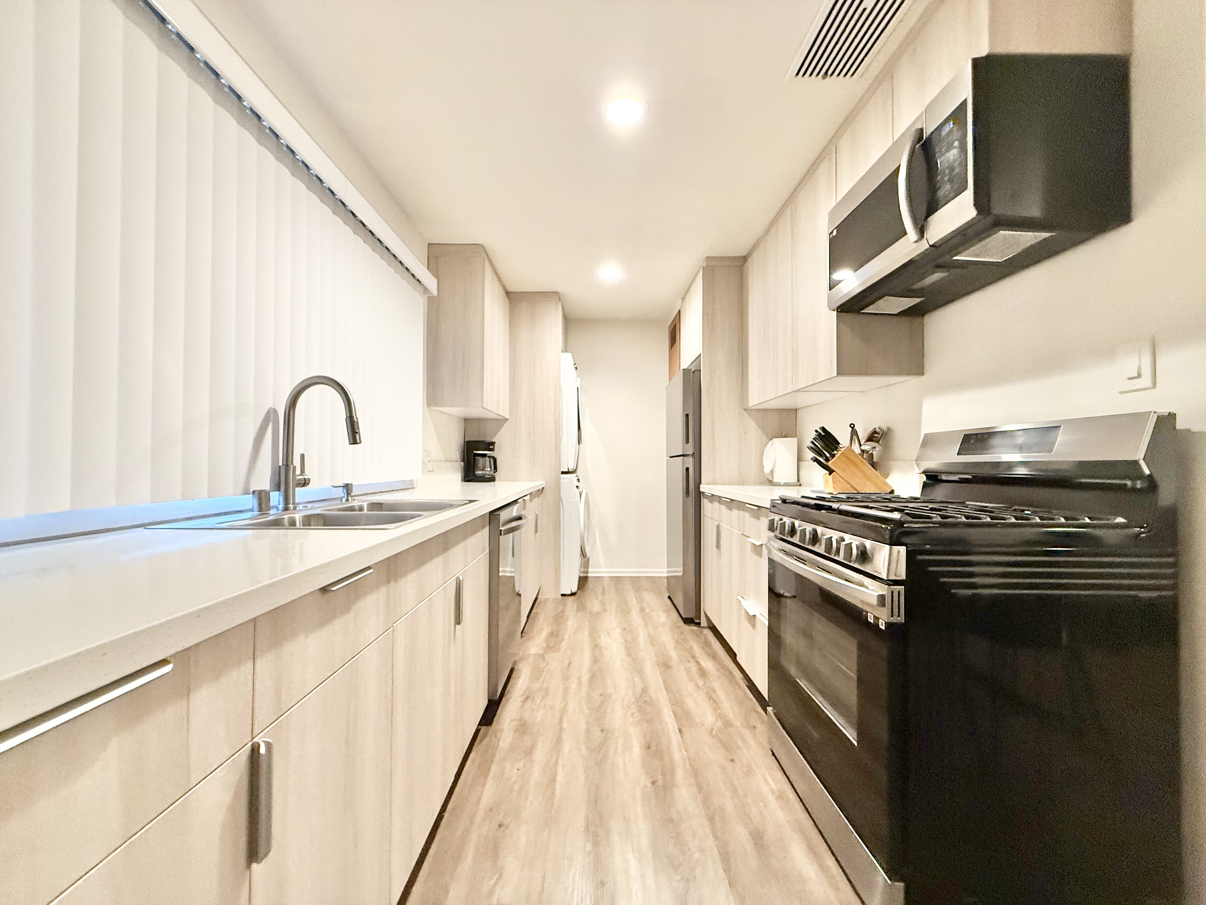 Los Angeles Condo: 1530 S Westgate Ave