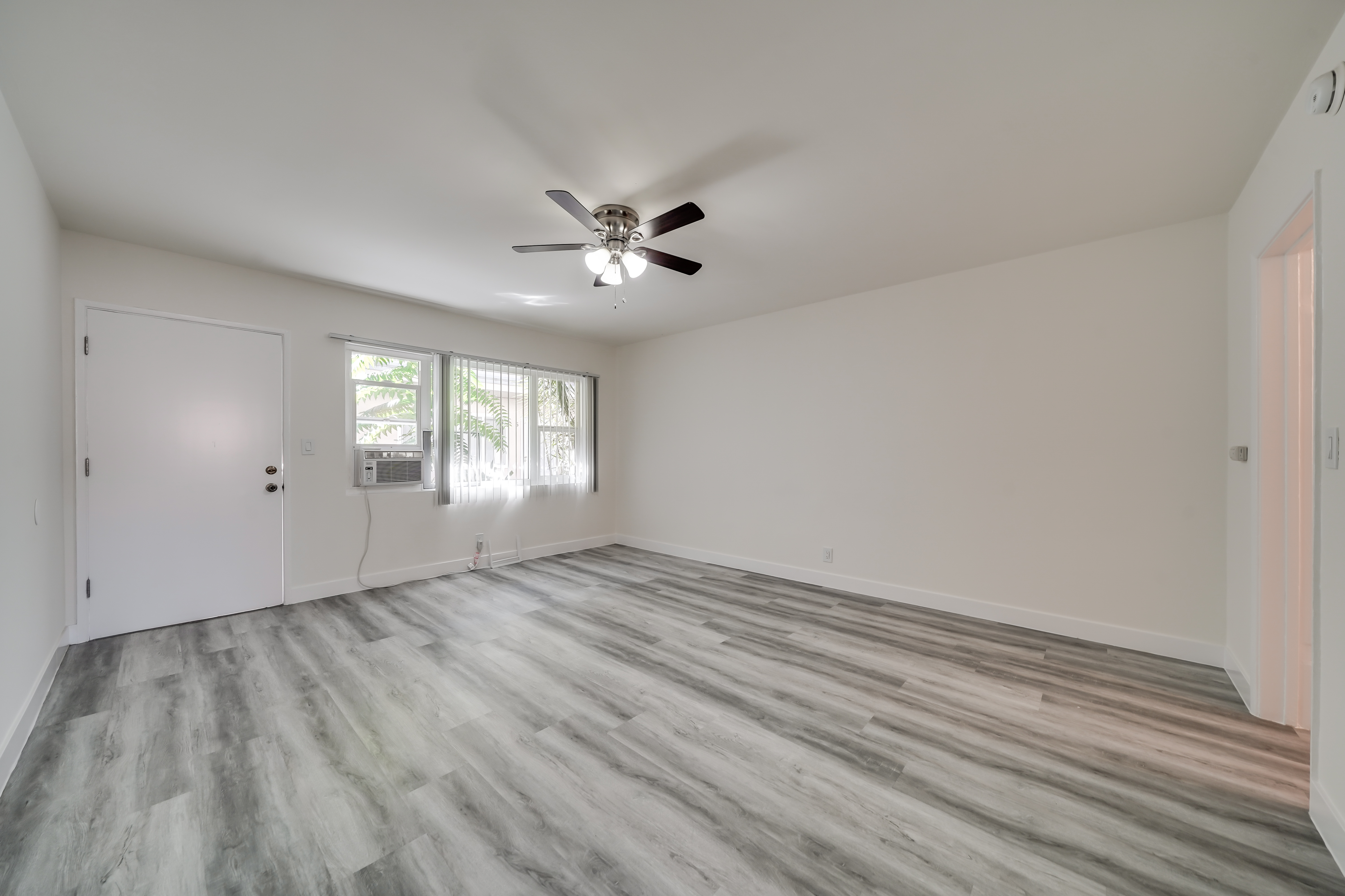 Los Angeles Condo: 248 S Loma Drive