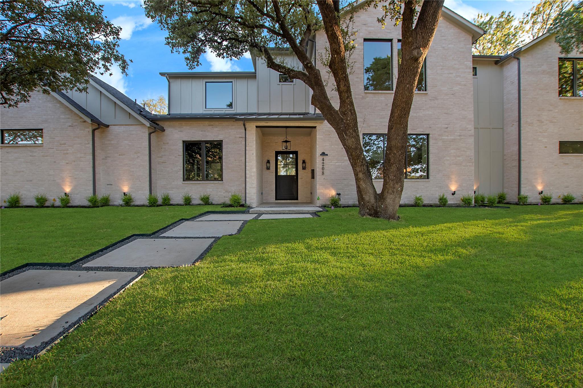 Dallas House: 4208 Allencrest