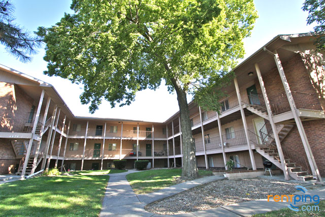 Lincoln Condo: 4828 Meredeth ST