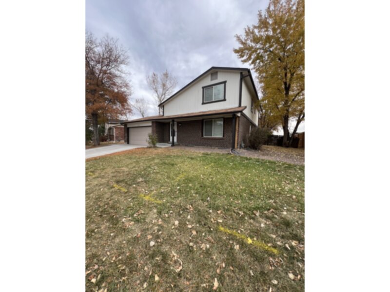 Littleton House: 7644 S Holland Way