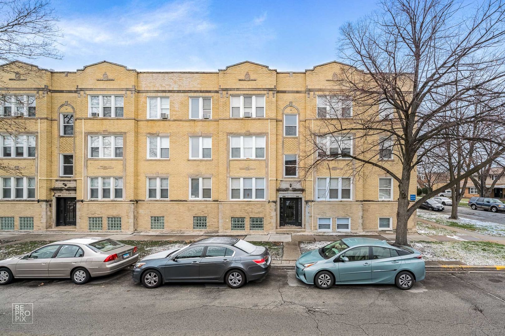 Berwyn Condo: 1942 Lombard