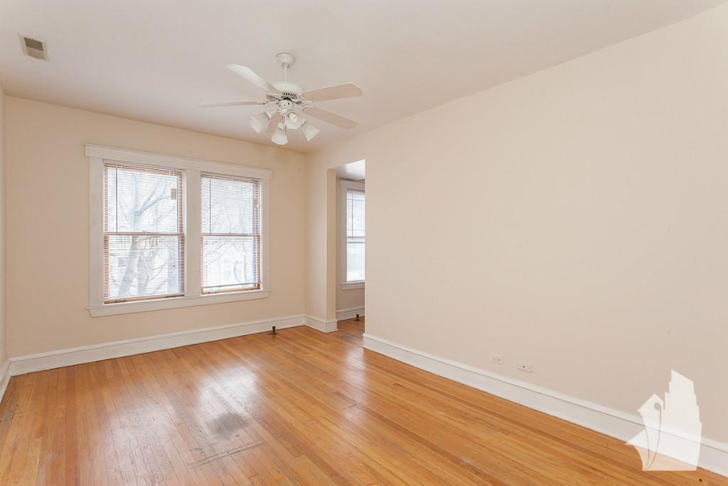 Chicago Condo: 1200 W Wellington Ave