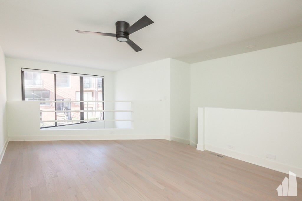 Chicago Condo: 944 W Grace