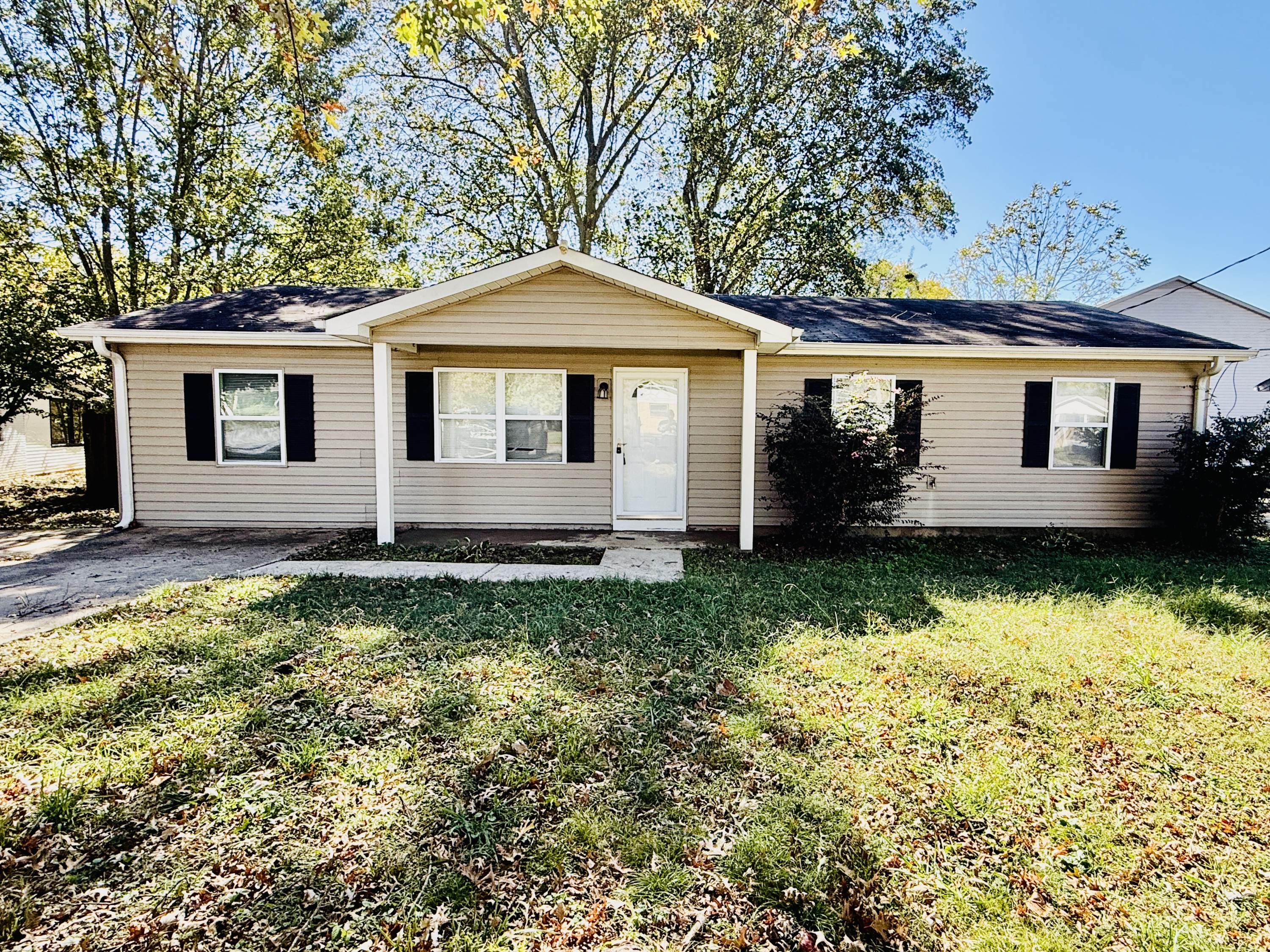 Huntsville House: 2432 Yorkshire Dr SW