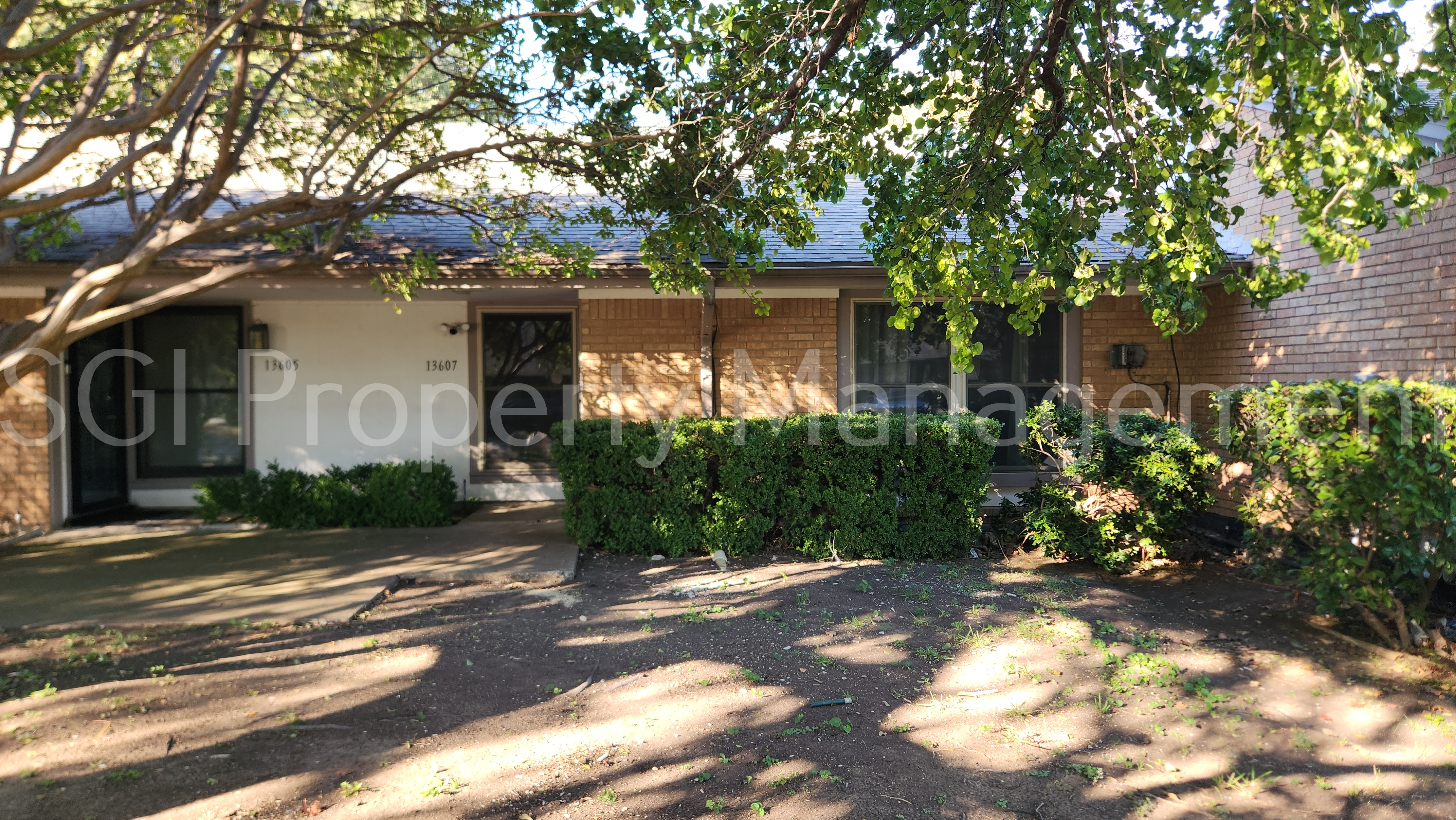 Dallas House: 13607 Flagstone Ln