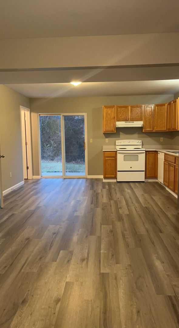 Warrenton Condo: 416 Briden St.