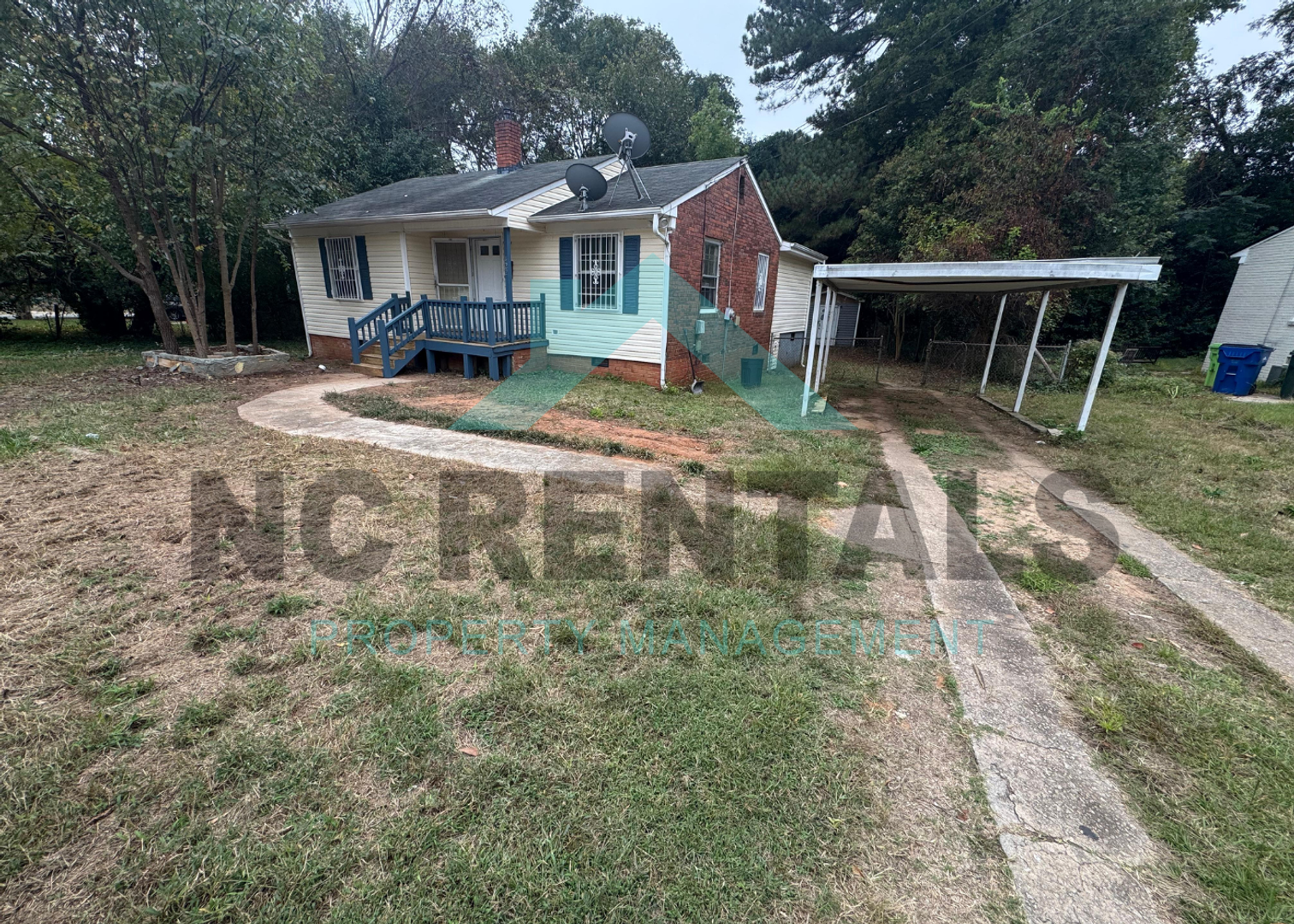 Raleigh House: 422 Lamont St