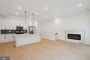 Philadelphia Townhome: 131 E Cumberland St