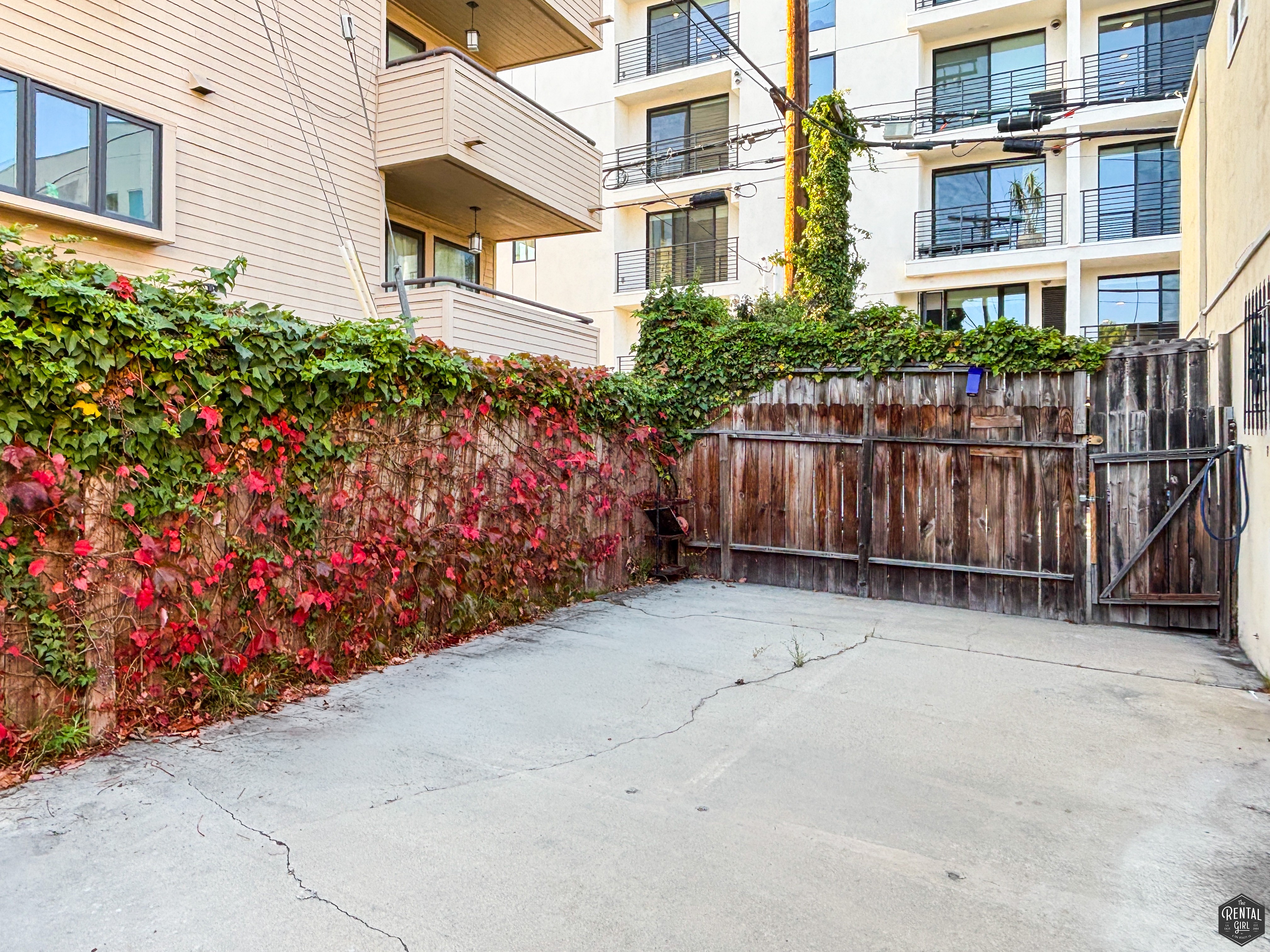 Los Angeles Condo: 1811 Parnell Ave