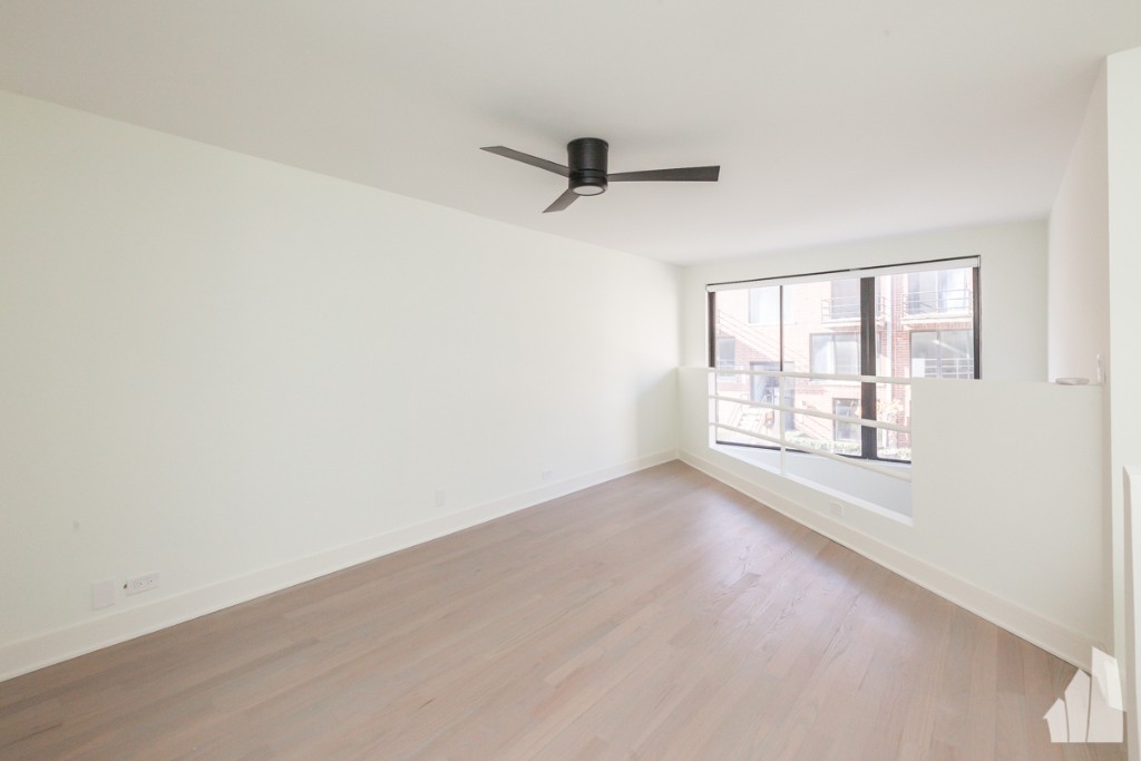 Chicago Condo: 944 W Grace