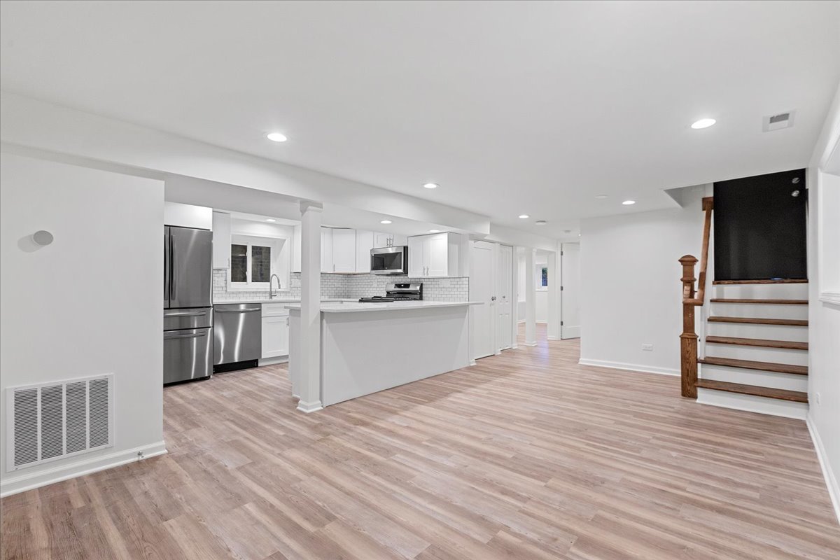 Chicago Condo: 2221 W Winnemac