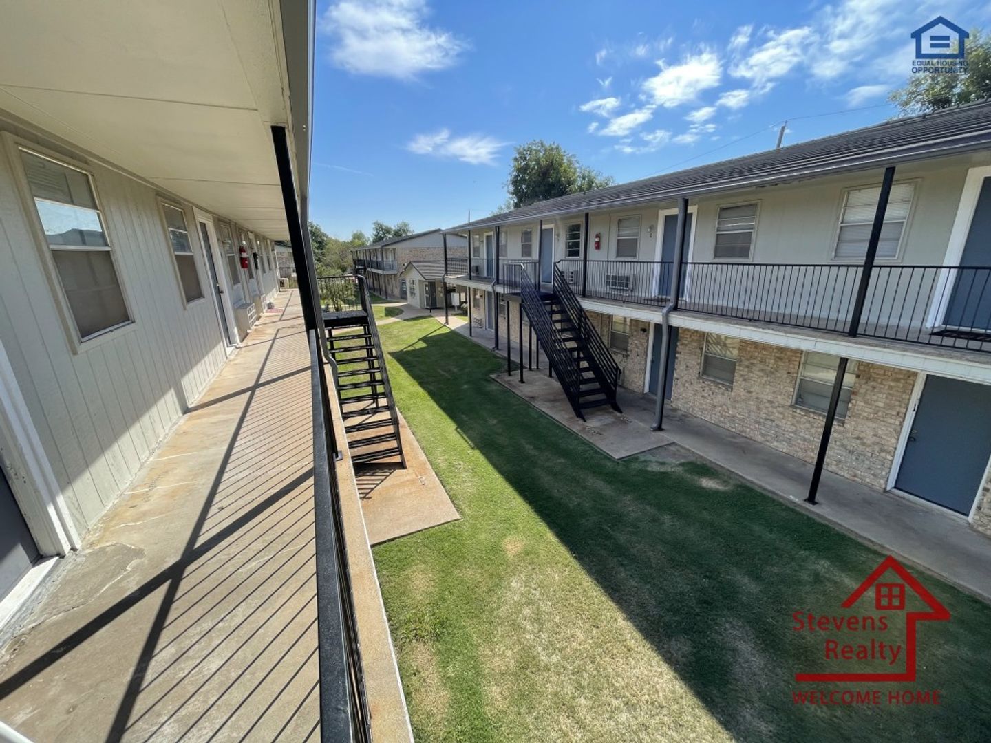 Lawton Apartment: 1502 NW Kingsbury Ave