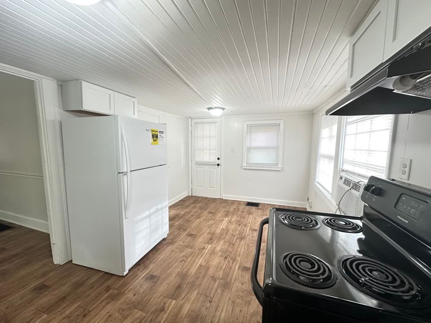 Lexington House: 74 Glass Ave (Z1)