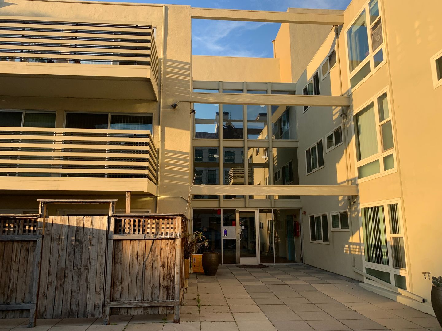 Berkeley Apartment: 2255 Hearst Ave