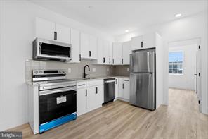 Philadelphia Townhome: 809 Diamond St