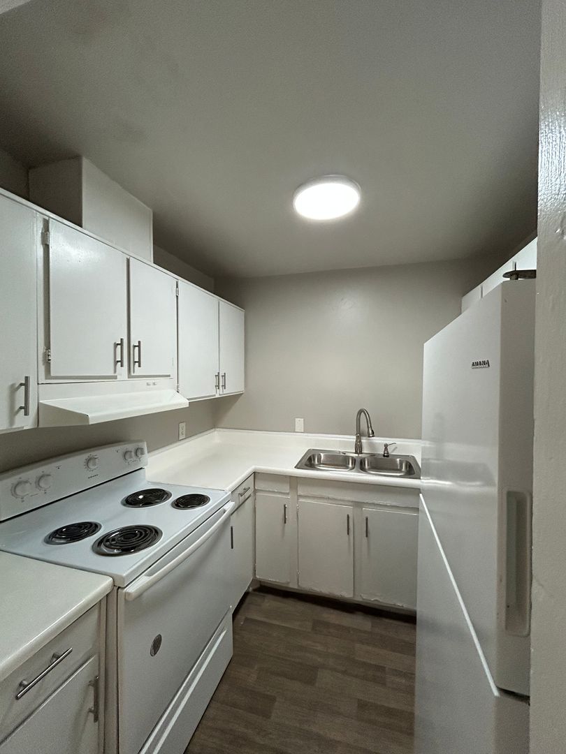 Macon Apartment: 3645 Mercer University Dr