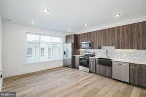 Phildelphia Townhome: 2000 N Front St