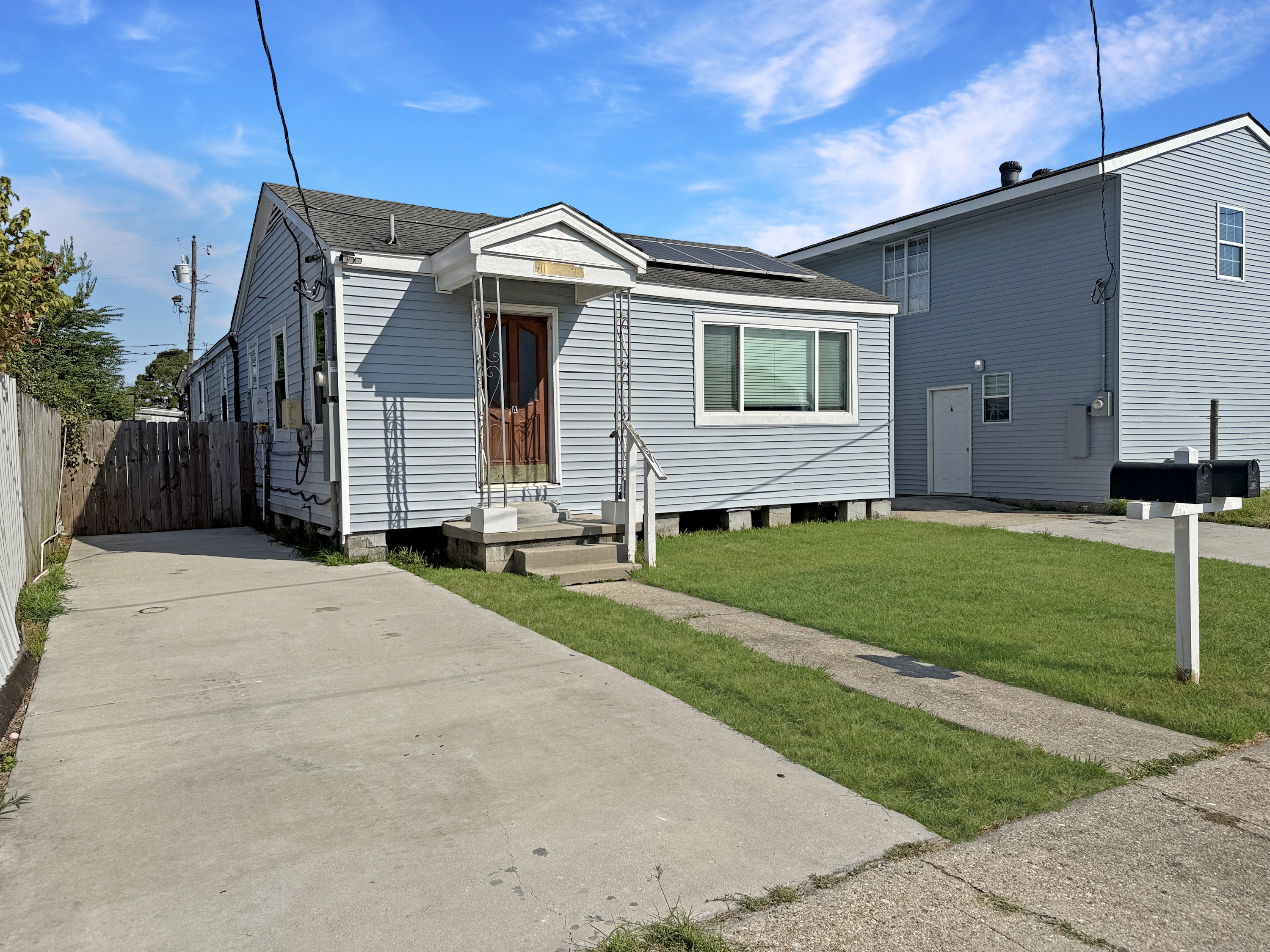 Gretna Condo: 911 Central Ave