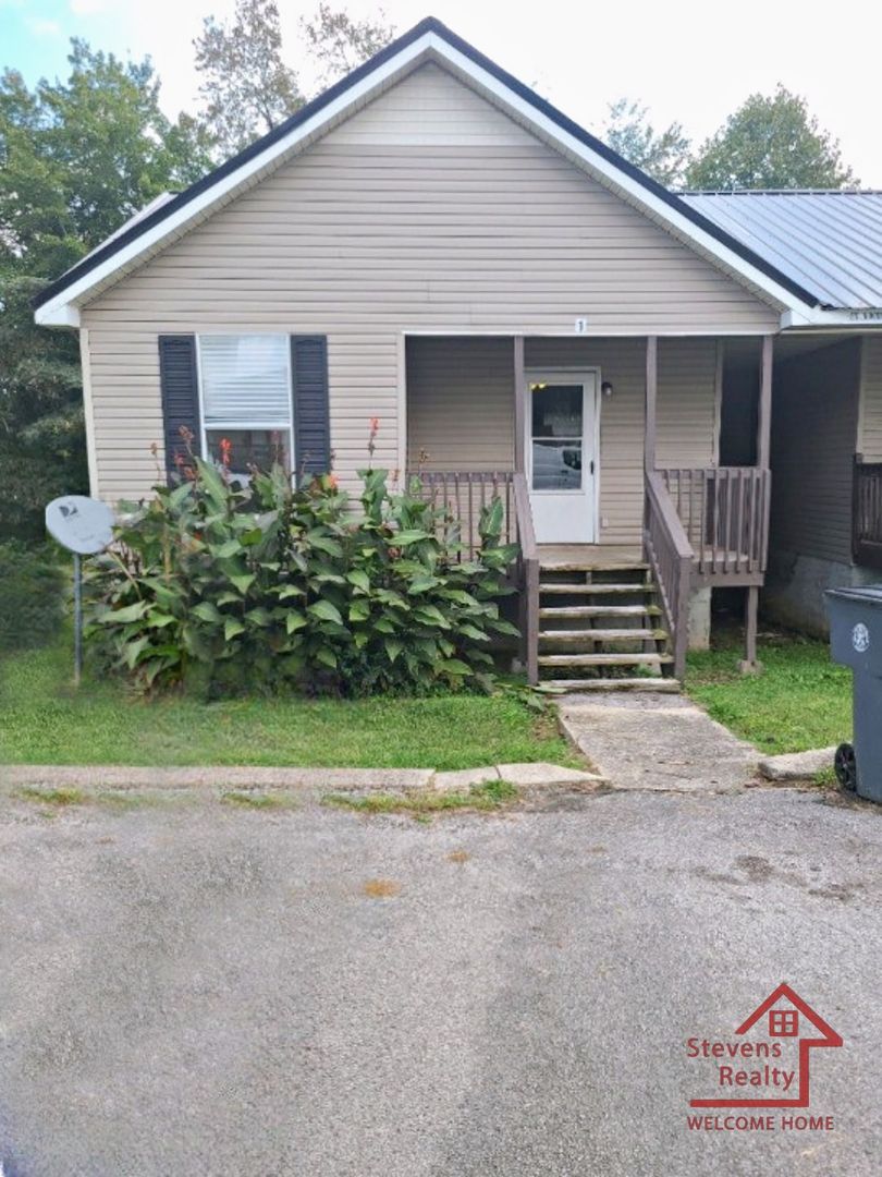 Mcminnville House: 220 Dogwood Pointe Dr