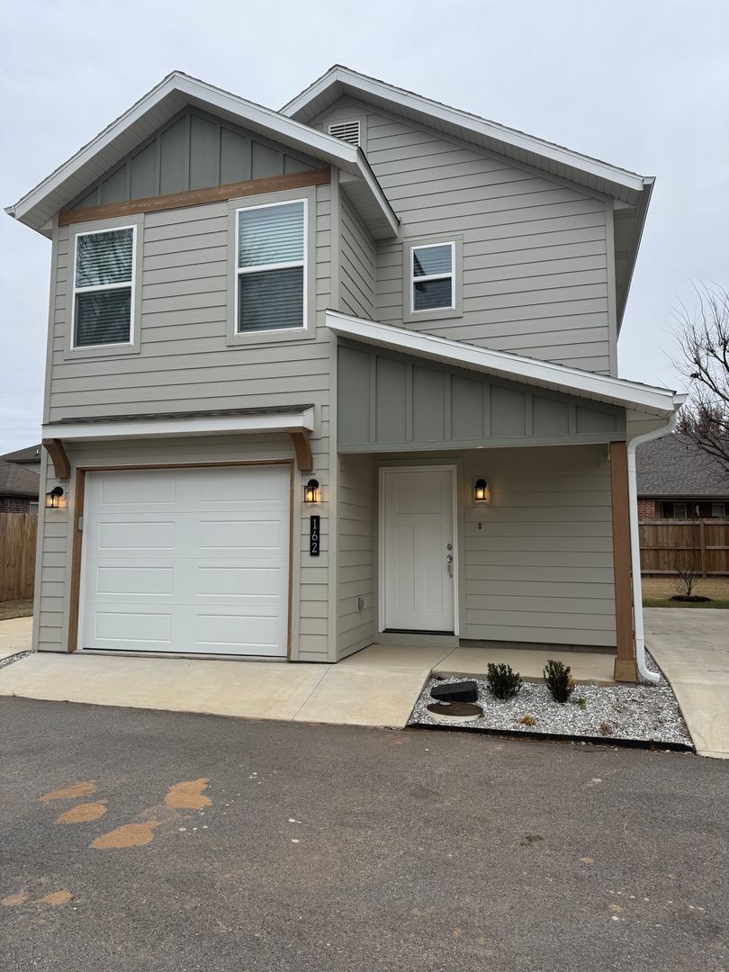 Centerton House: 162 Copper Oaks Drive