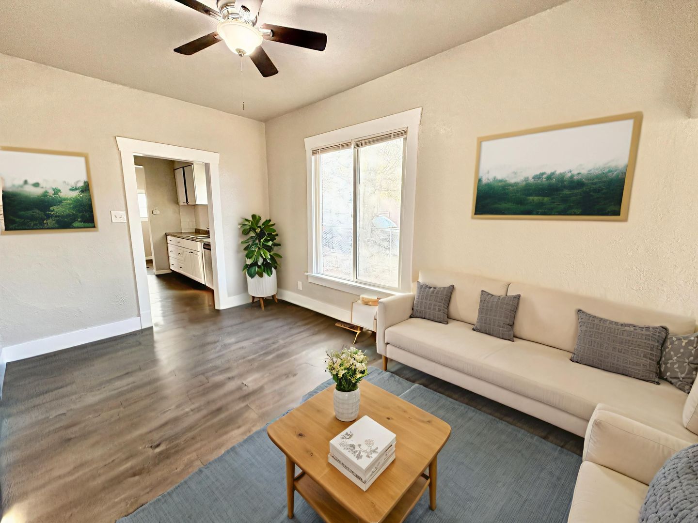 Pueblo House: 1036 S Santa Fe Ave