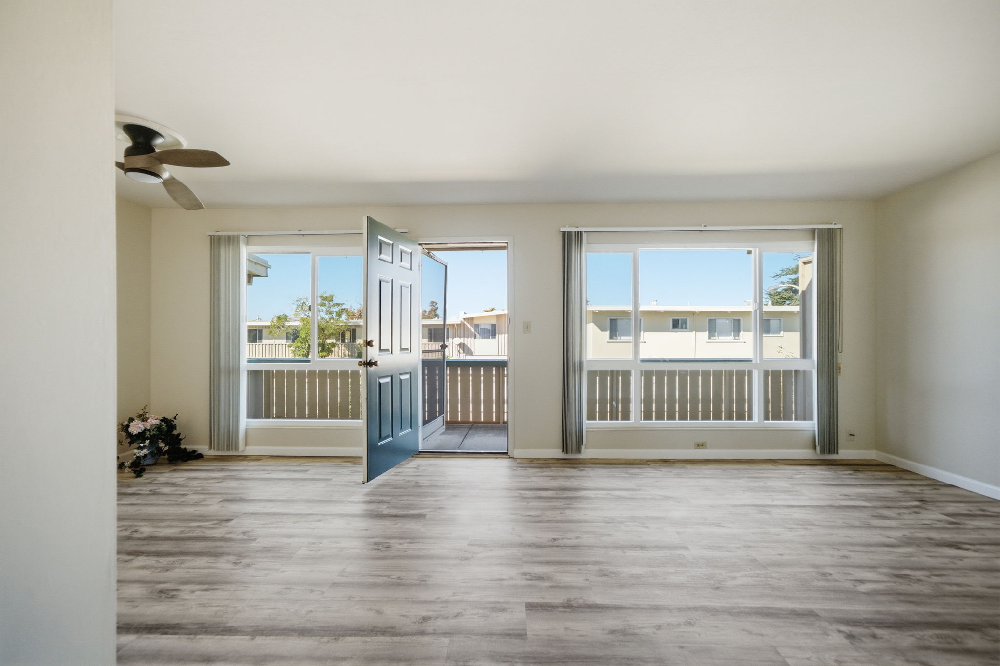 Alameda Condo: 418 Whitehall Rd