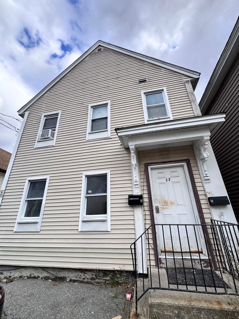 Lowell Condo: 17 Basset Street
