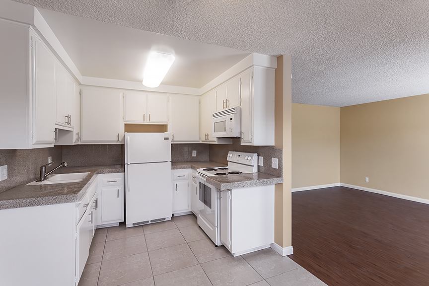 Covina Apartment: 321 S San Jose Ave