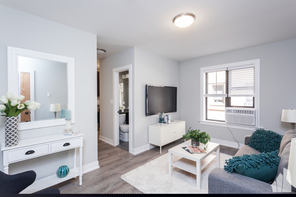 Chicago Condo: 427 W Belden Ave