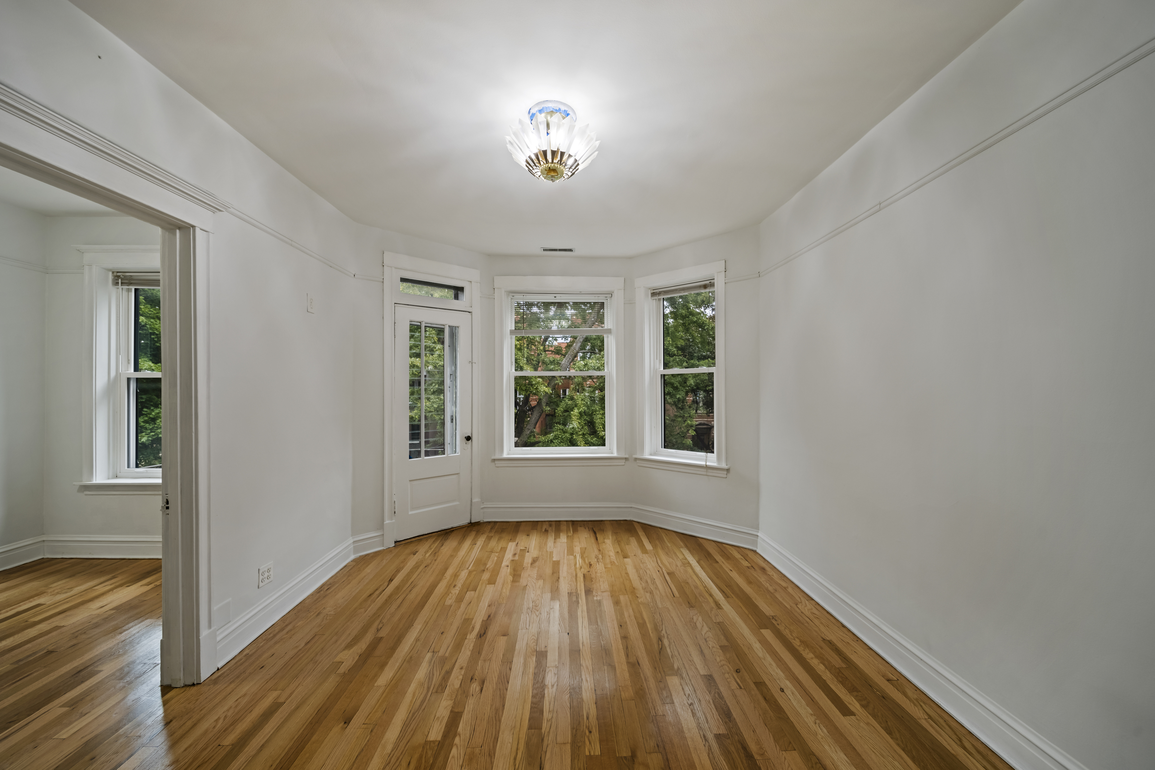 Chicago Condo: 2325 W Rice Street, Unit 1, Chicago, IL 60622