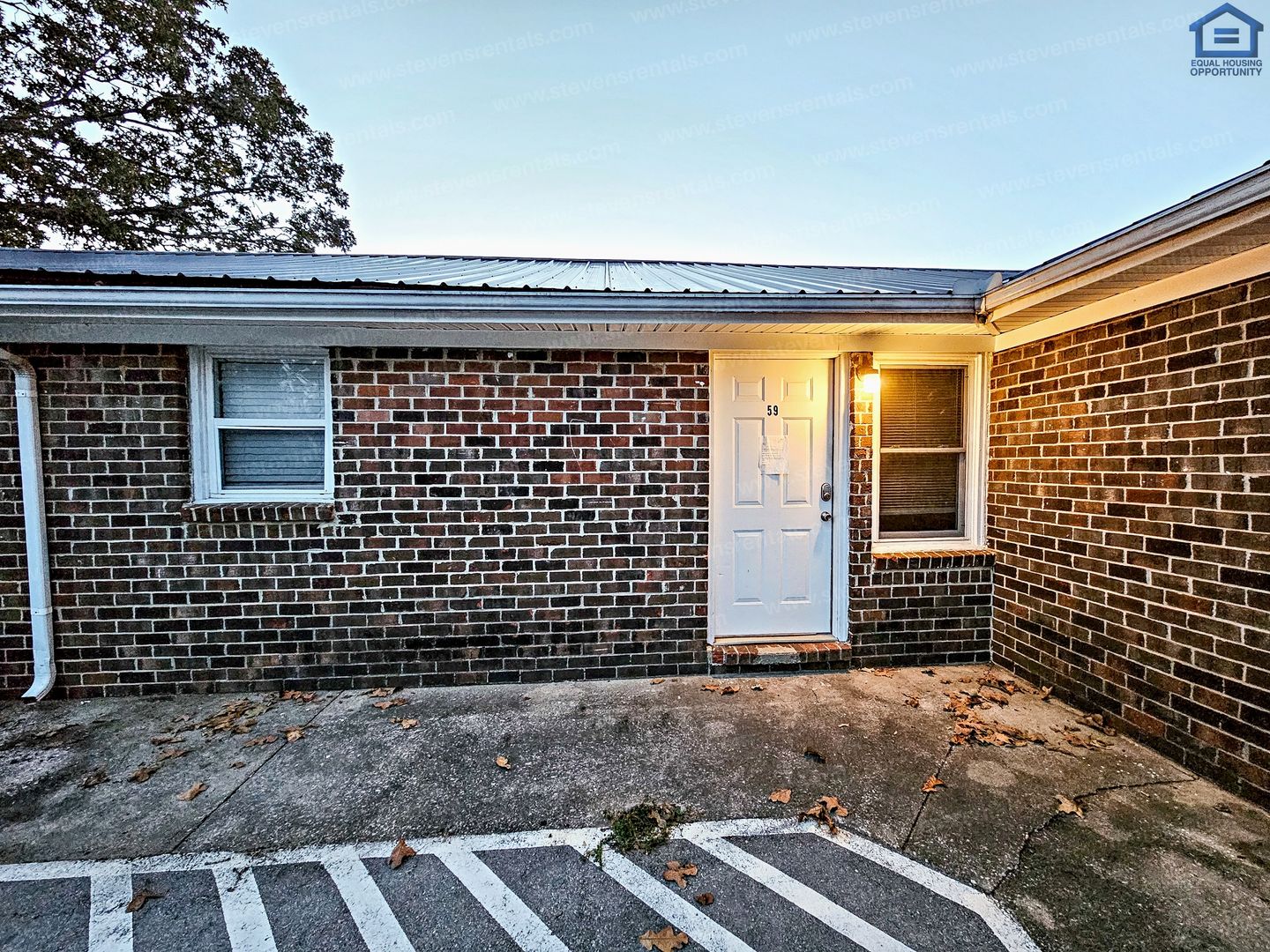 McMinnville Apartment: 702 Couch St